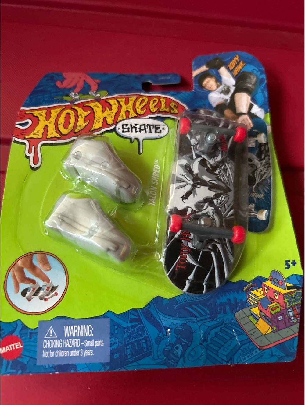Hot Wheels Tony Hawk Skate Fingerboard Set with White Shoes